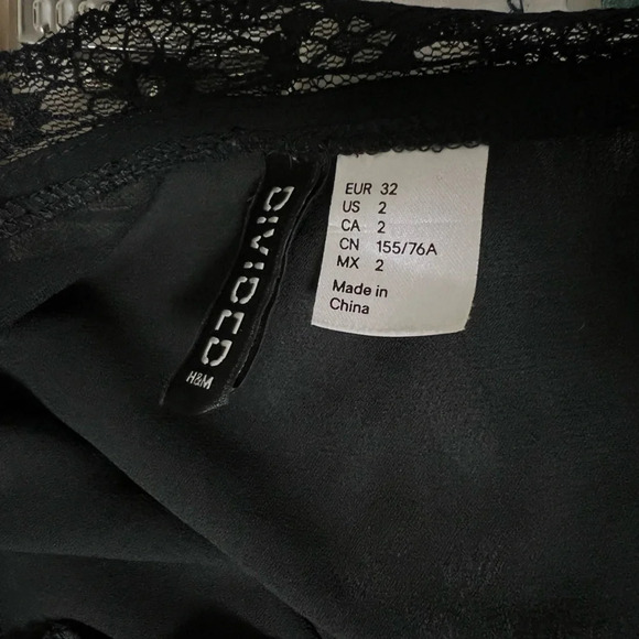 H&M Lace Trimmed Top Size 2 - Picture 7 of 7